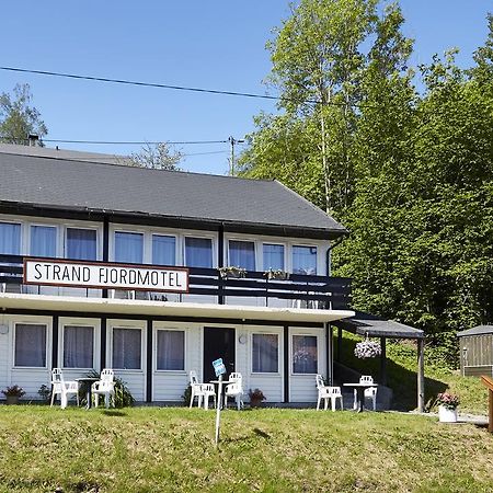 Strand Fjordmotel Ulvik Exterior photo