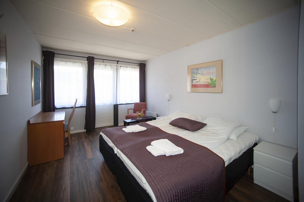 Strand Fjordmotel Ulvik Exterior photo